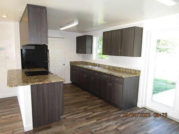 4th image of 1006 Continental Dr