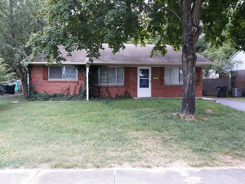 1st image of 225 Vanderbilt Dr