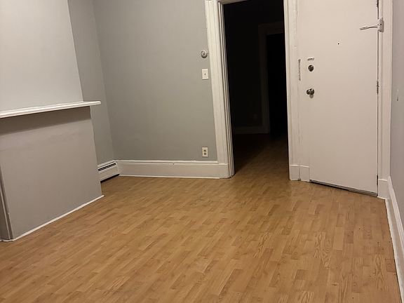 4th image of 31 Carlton Ave #6
