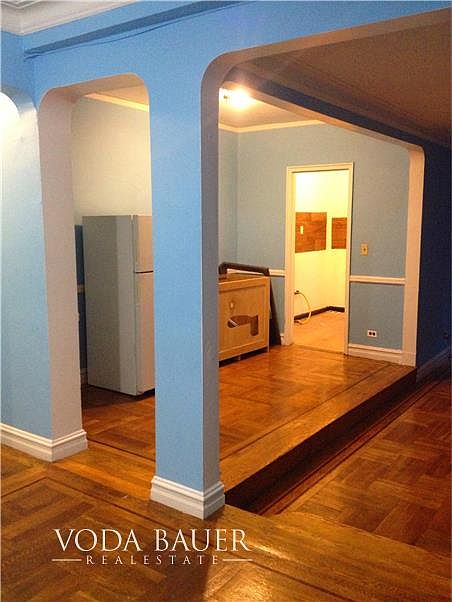 2nd image of 2845 University Ave APT 4A