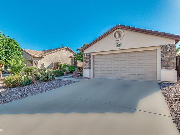 3rd image of 30484 N Royal Oak Way