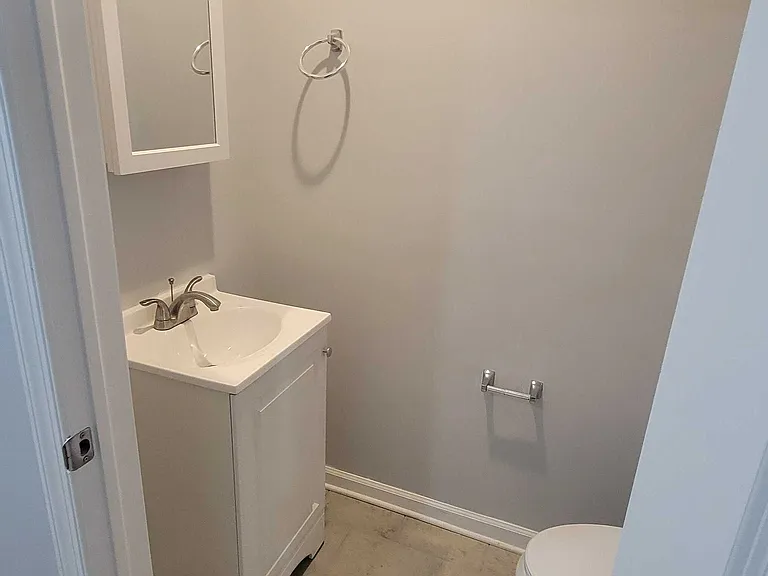 545 N Pulaski St — Photo 14