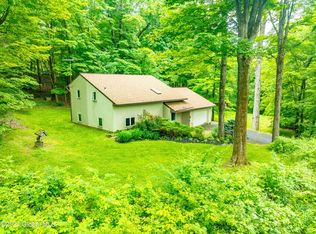 1067 Best Rd, East Greenbush, NY 12061