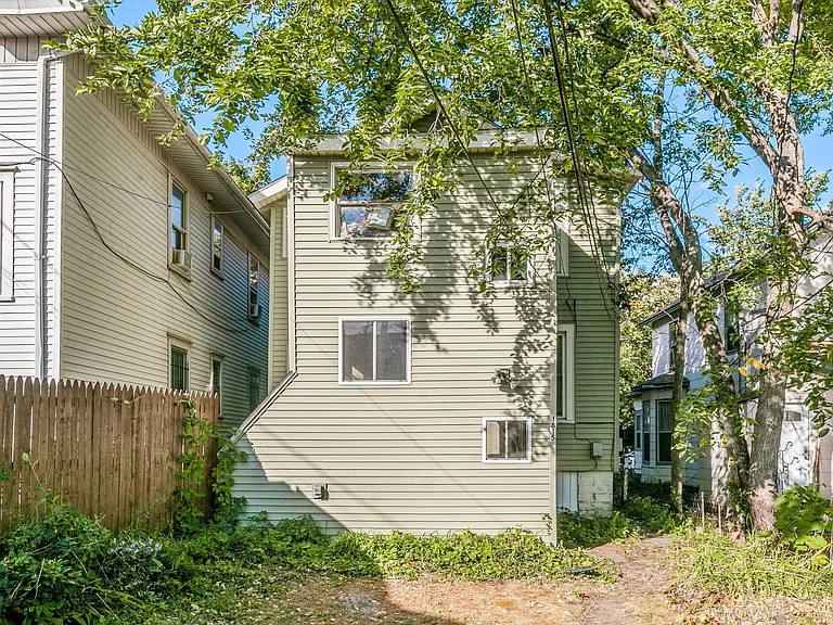 1815 Clinton Ave #1 — Photo 21