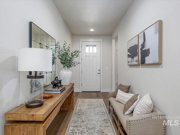 3rd image of 3106 N Gaviola Ave