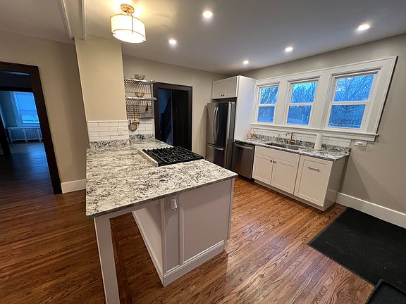 5th image of 615 Old Falls Blvd