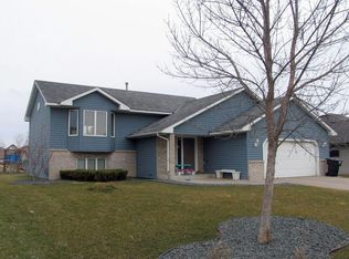 718 4th St NW, Forest Lake, MN 55025