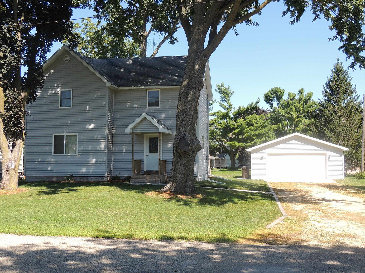 307 N Maple Ave, Forreston, IL 61030 Zillow