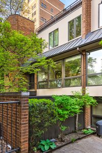 1343 N Sutton Pl, Chicago, IL, 60610