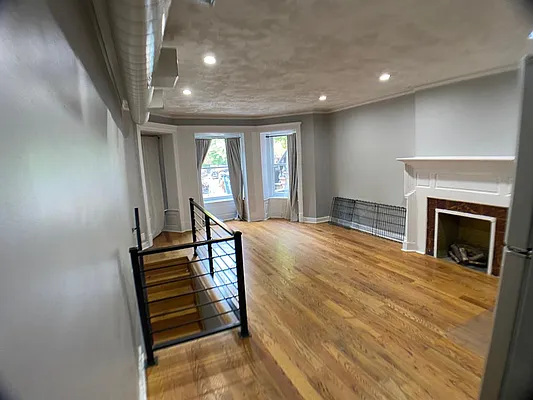 Rented by Cohen Group Real Estate INC | media 2