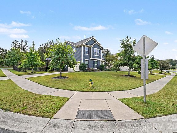 3rd image of 8340 Breton Way