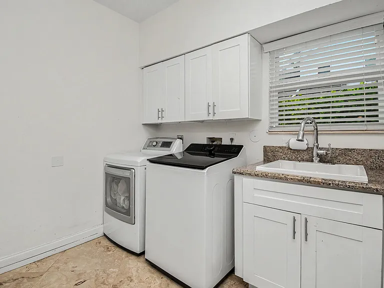 2653 NW 46th St — Photo 32