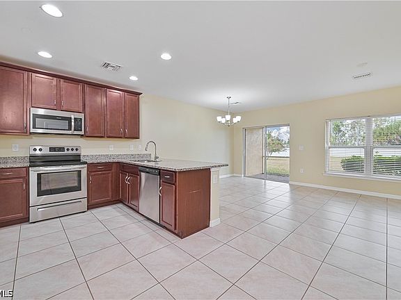 3rd image of 3739 Crofton Ct