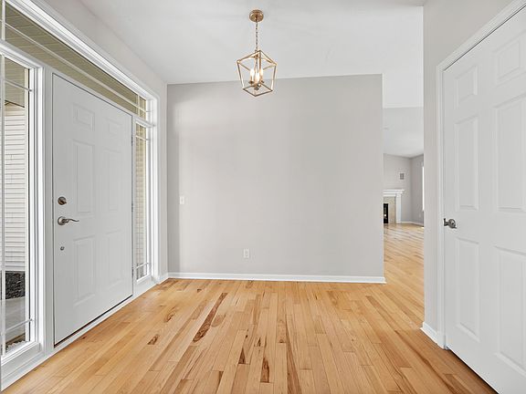 2nd image of 4645 Urbandale Ct N