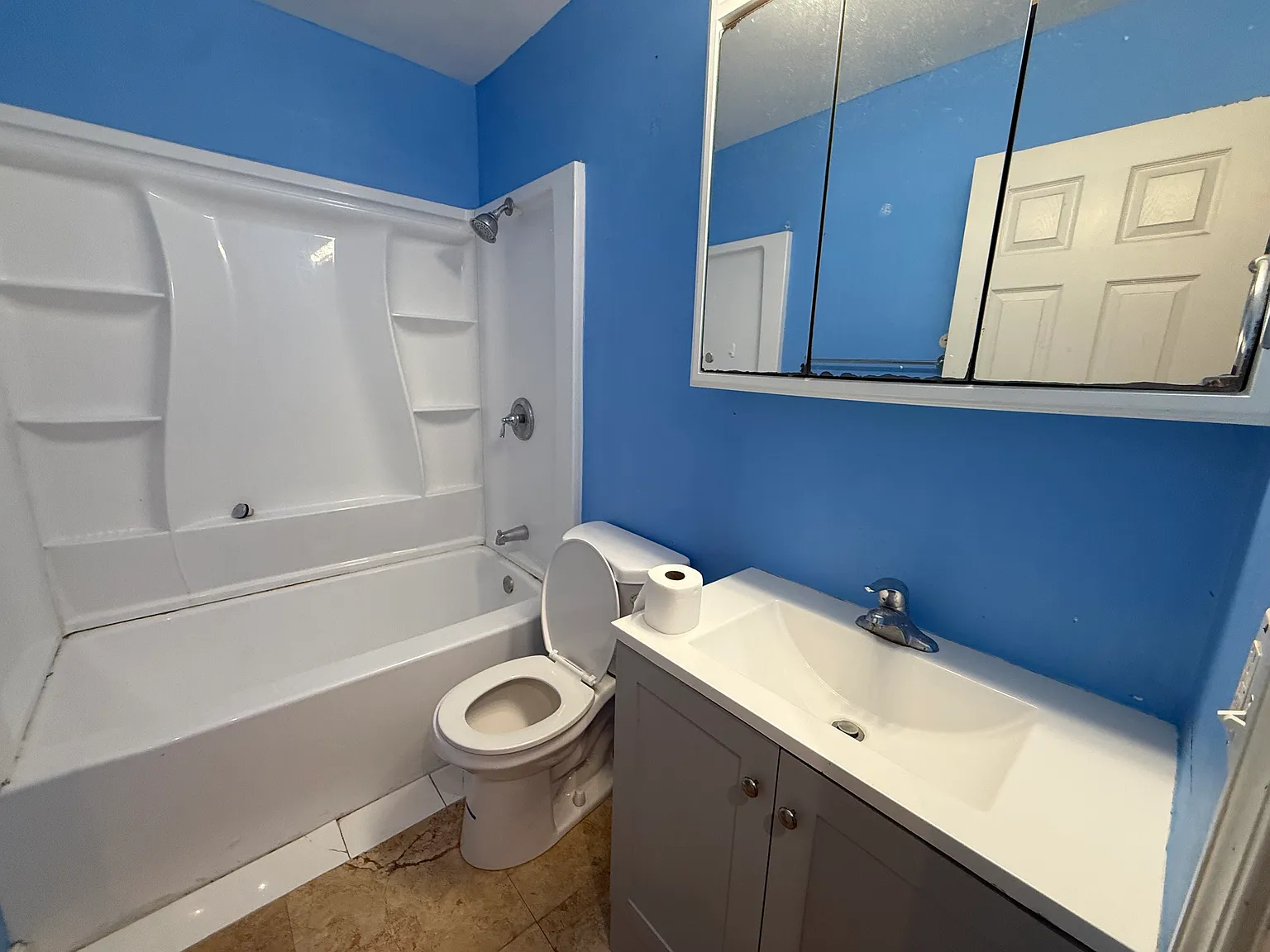 2 bed, 950 sqft, $1,200 — Photo 3