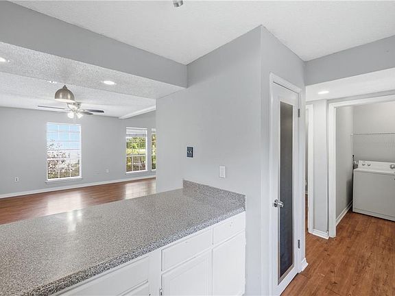 5th image of 307 Cedarwood Dr #307