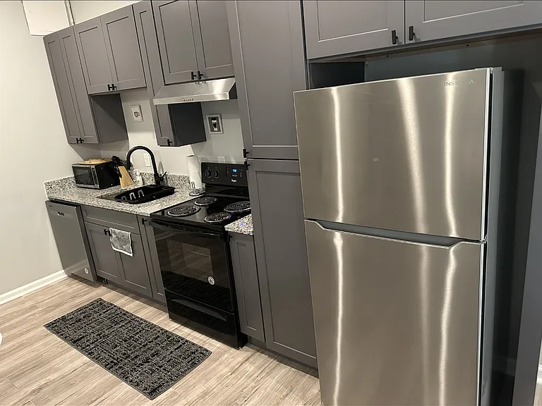 1529 Oakview Rd #1 — Photo 5