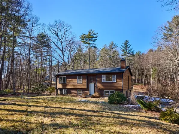 15 Gulf Rd, Pelham, MA 01002