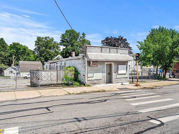 2nd image of 380 Lawrence St