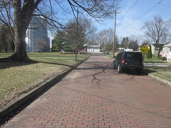 4th image of 74 N Preston St