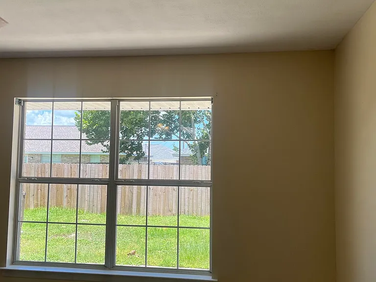 2154 Castle Grove Dr — Photo 2