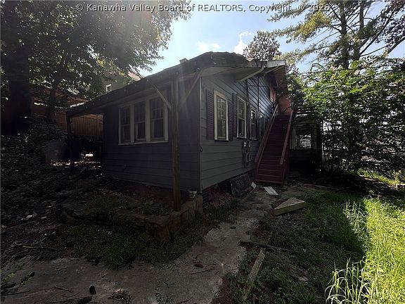4th image of 818 Orchard St