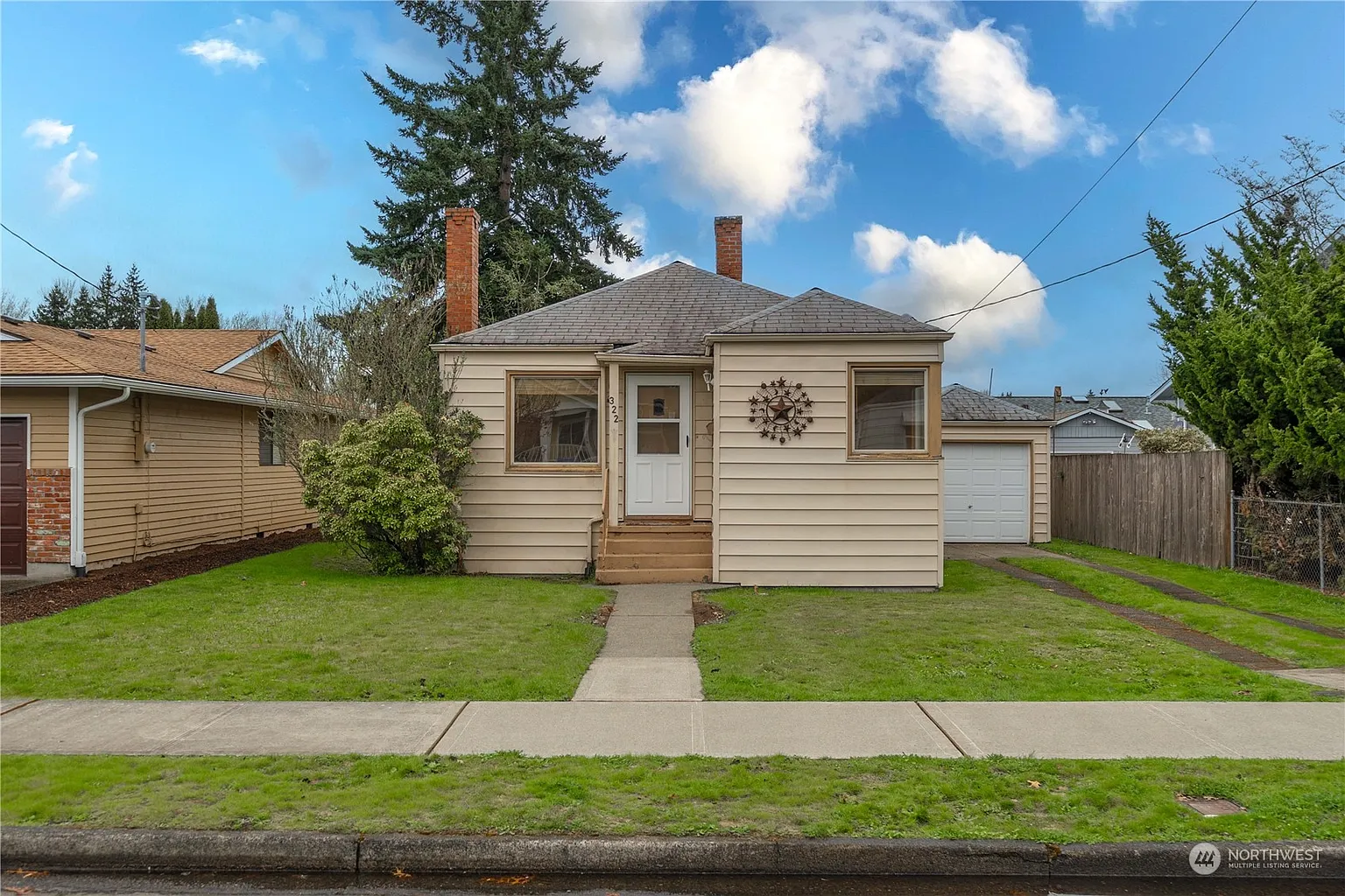 322 Alder Avenue photo 1