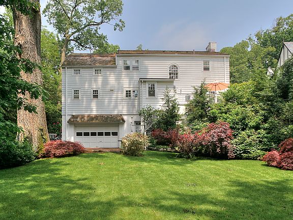 3rd image of 4 Dellwood Cir