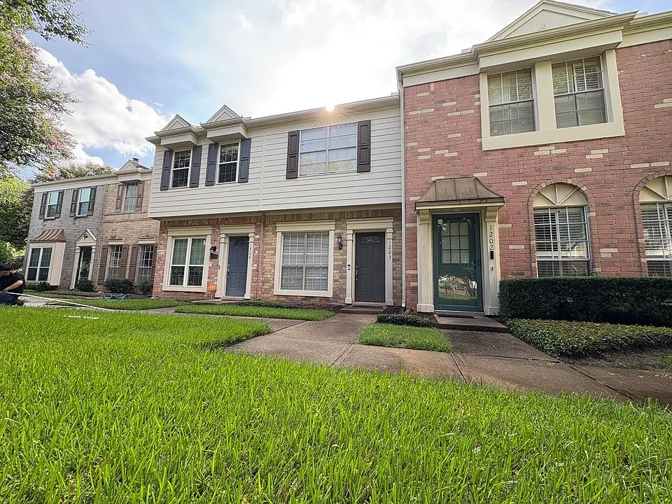 2910 Grants Lake Blvd #1203