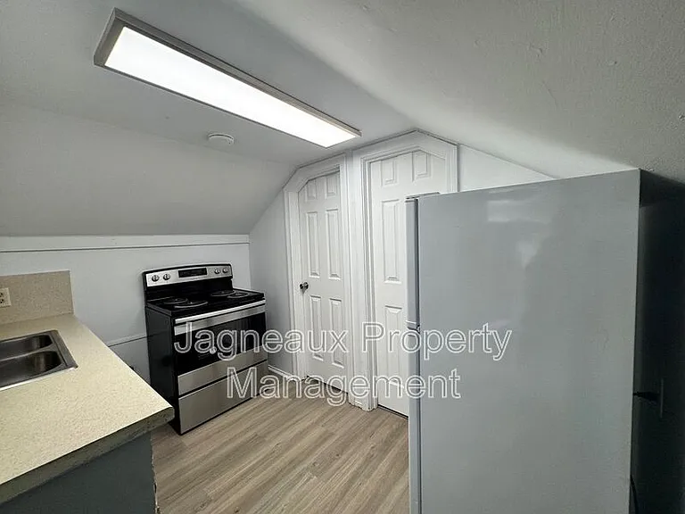 415 Ash St #A — Photo 7
