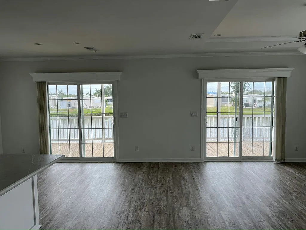2 bed, 2.0 bath, 1669 sqft, $1,895 — Photo 4