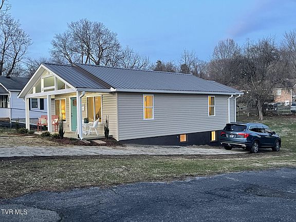 2nd image of 1659 Carolina Ave