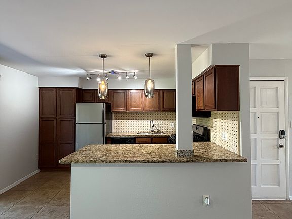 3rd image of 4950 N Miller Rd APT 223