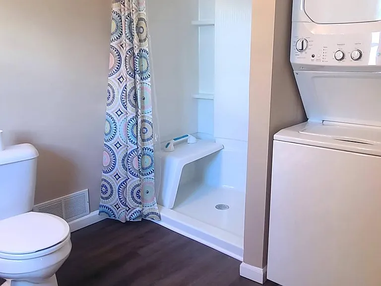 403 W Washington St — Photo 5