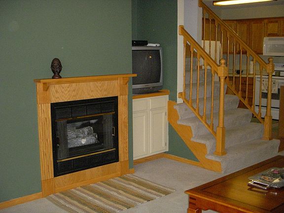 Fireplace w/Mantle