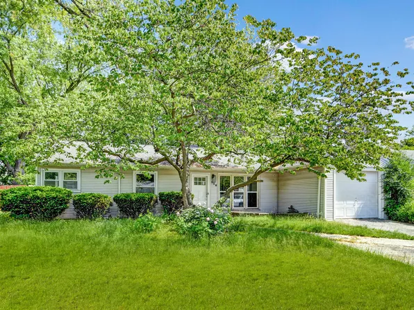 138 Marquette St, Park Forest, IL 60466