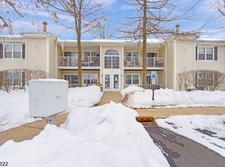 52 Maple Ln, Mount Arlington, NJ 07856