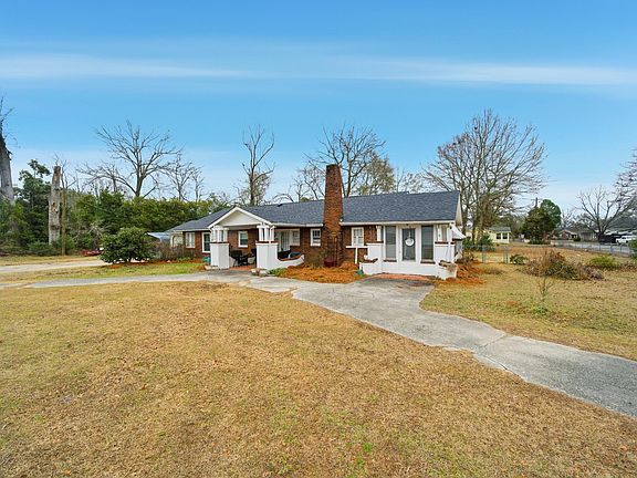 3rd image of 495 Barnwell St