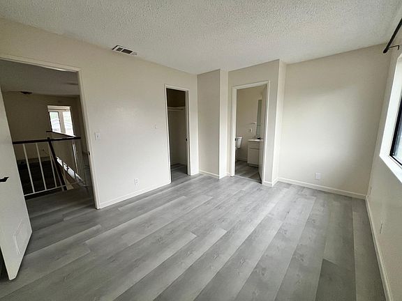 5th image of 686 Woodcrest Dr #A