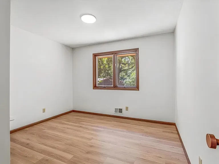 316 Colleen Ave — Photo 17