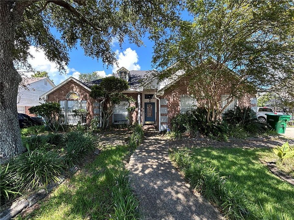 1st image of 2257 Country Club Dr