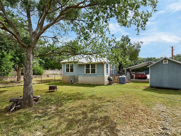 2120 Leander St — Photo 25