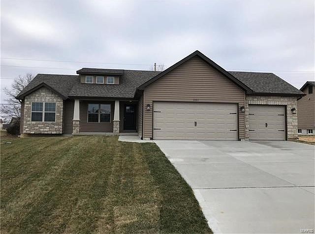 1st image of 261 Glen Forest Dr