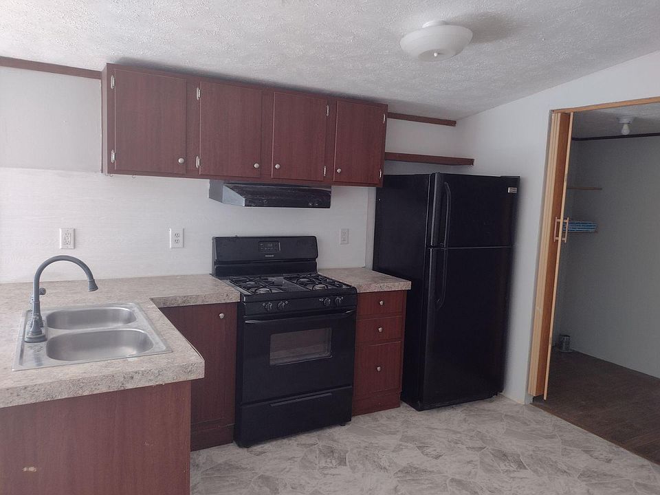 2nd image of 5230 W Ridge Rd #F