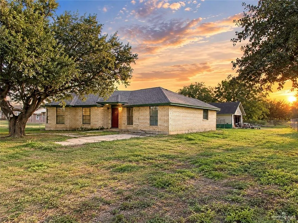 3 bed, 2.0 bath, 1747 sqft, $1,500 — Photo 2