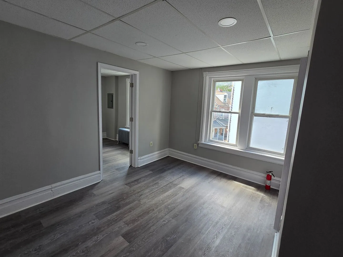 926-928 W. Walnut Street — Photo 2