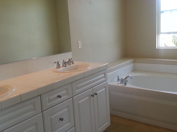 4th image of 333 Kiawah River Dr