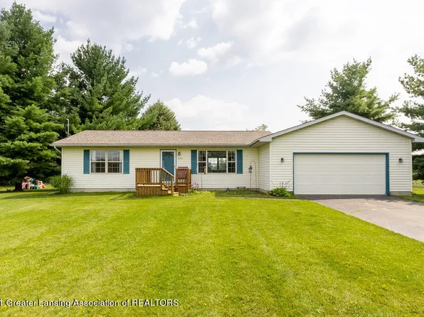 8411 W Herbison Rd, Eagle, MI 48822