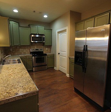 4th image of 1305 Ashleys Dr