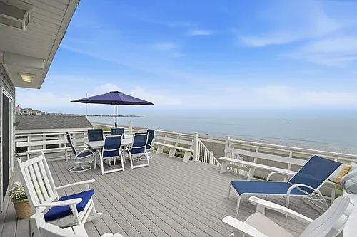 61 Ocean Rd N Photo 1